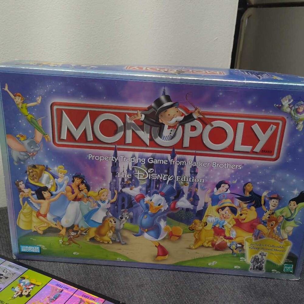Parker Brothers Monopoly Disney Edition Board Game 8 Collectible Pewter Movers